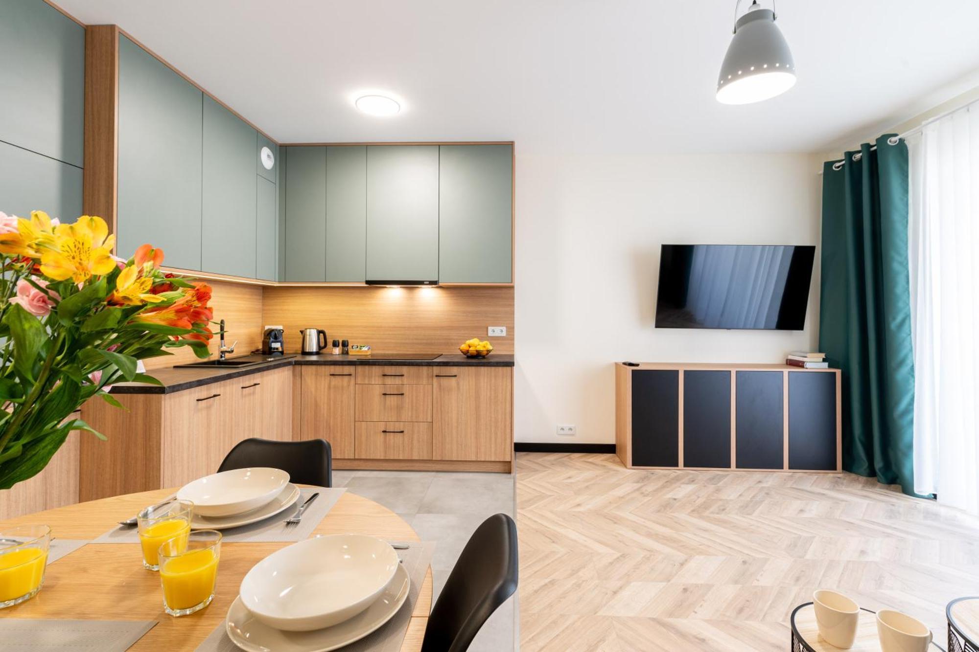 Saska Park Apartments Краков Экстерьер фото