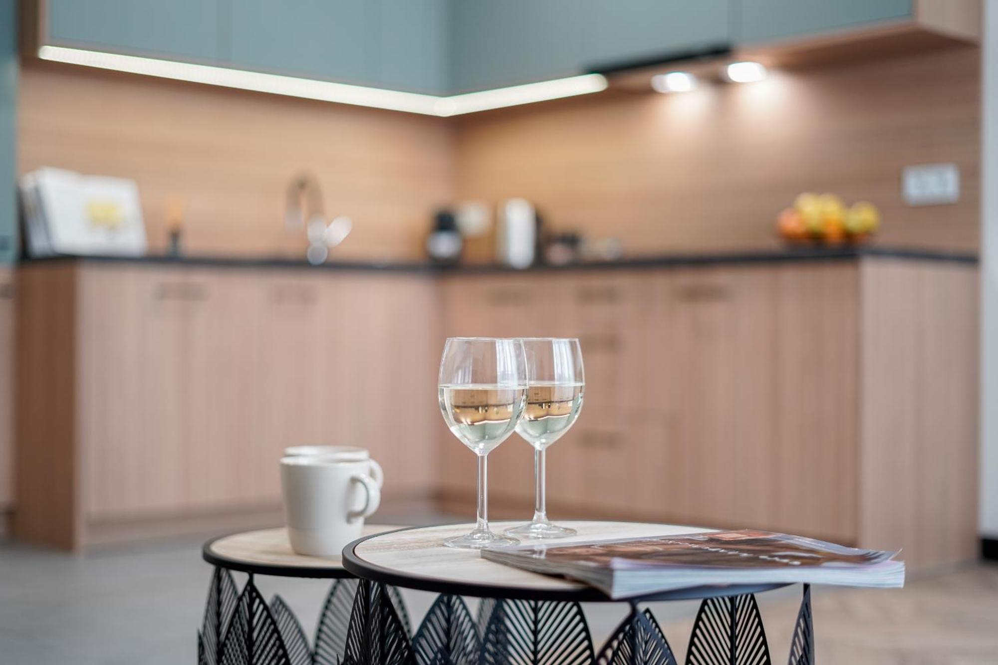Saska Park Apartments Краков Экстерьер фото